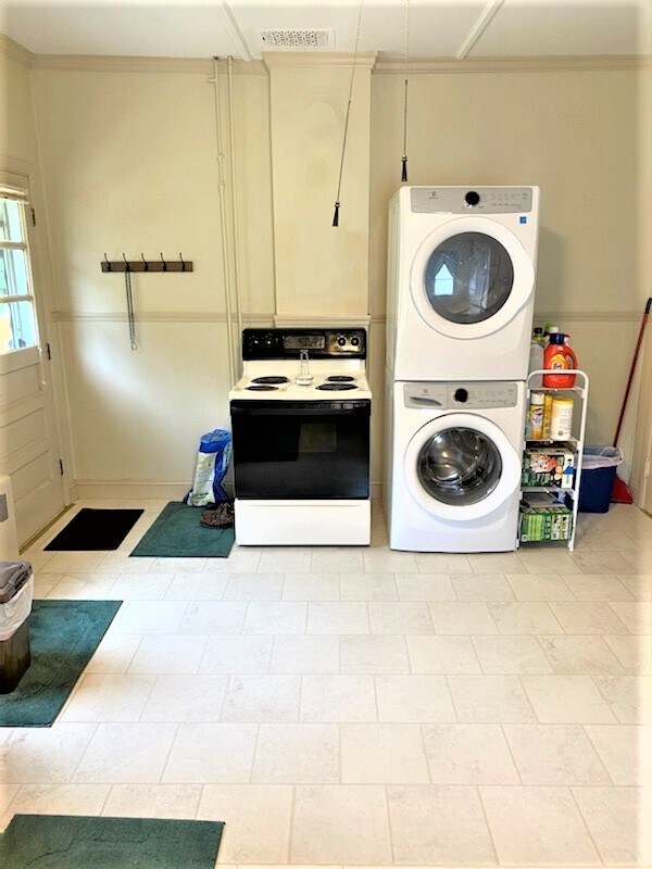 16 Ayer St, Oakland, ME 04963 Apartments Oakland, ME