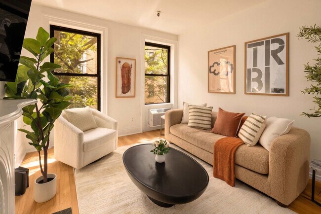 Foto del edificio - 336 W 46th St