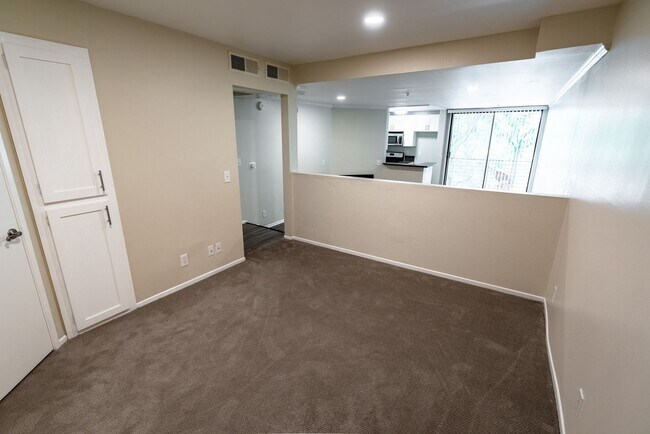 Interior Photo - 1223 Federal Ave