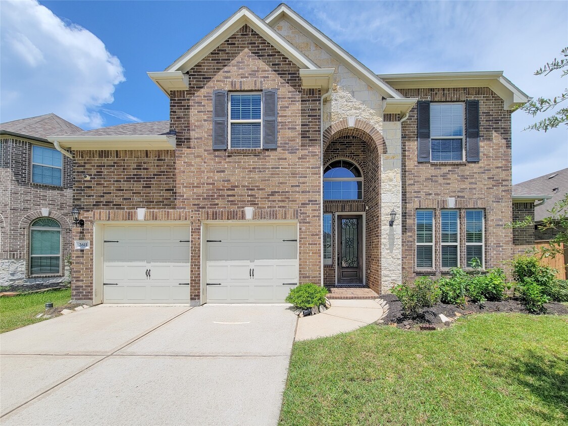 Primary Photo - 2611 Yaletzi Ln