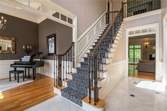 Building Photo - 105 Dunwoody Creek Ct