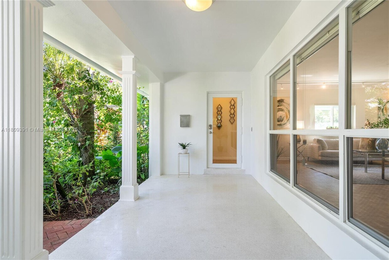 Foto principal - 1284 NE 94th St