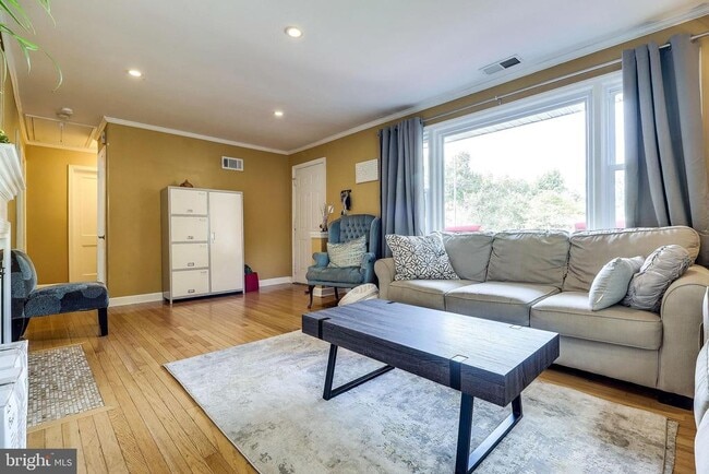 Building Photo - 8113 Carlyle Pl