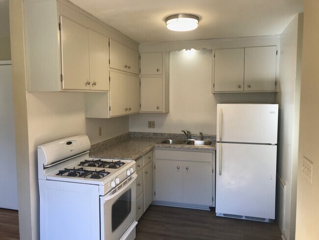 Foto del edificio - 2818 E 31st St