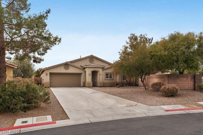 Building Photo - 5339 Estornino Ave