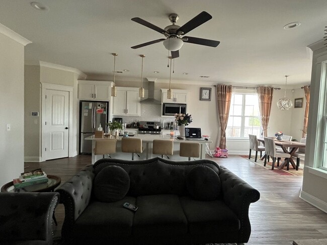 Building Photo - 204 Overcup Dr