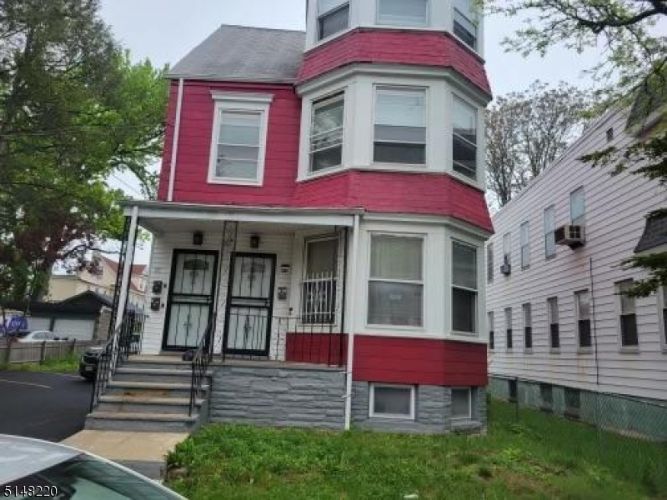 30 W Avon Ave Unit 2, Irvington, NJ 07111 Room for Rent in Irvington