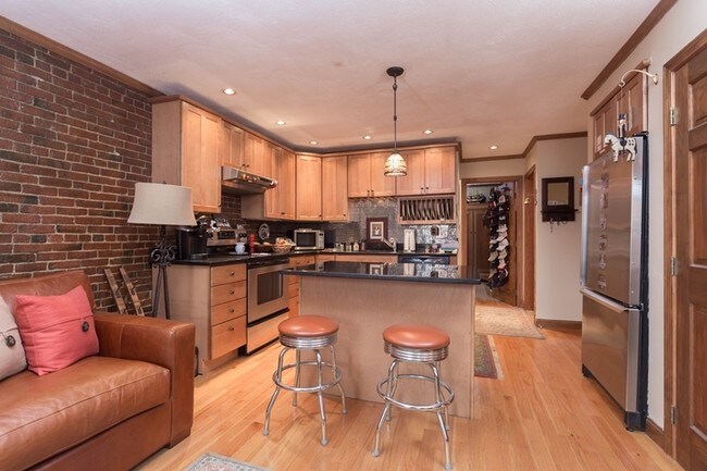 Unit Kitchen - 176-178 North St