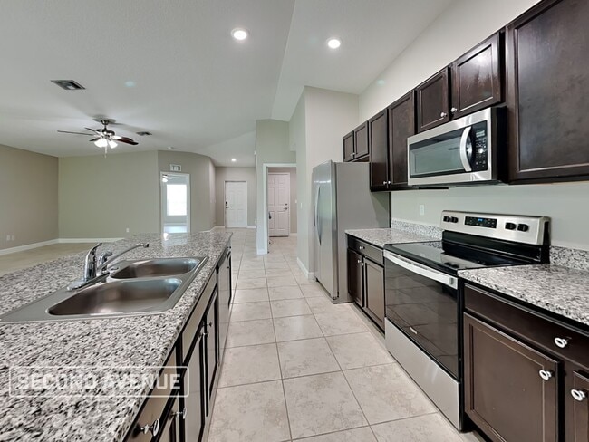 Foto del edificio - 748 Geddes St SW