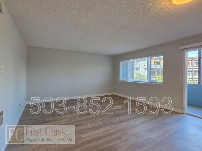 Foto del edificio - 12345 SW Hall Blvd