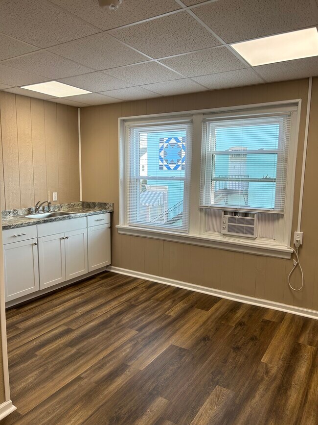 Apartamento de una habitación - 203 W Irvine St