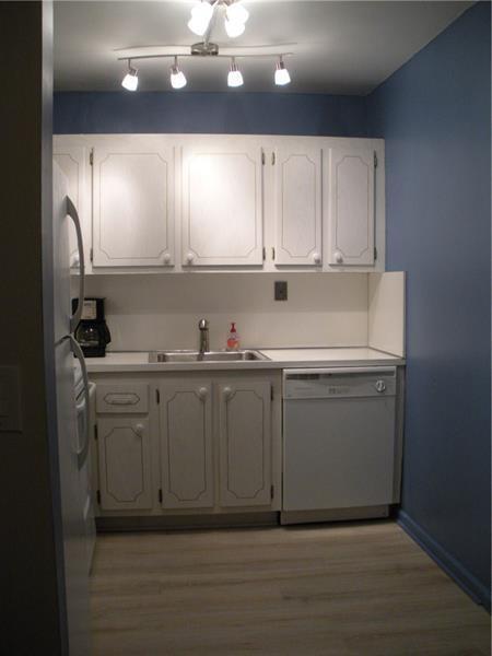 Primary Photo - 3034 Ellesmere B