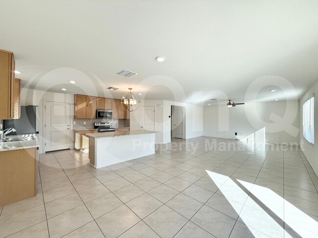 Building Photo - 2635 W Bowker St