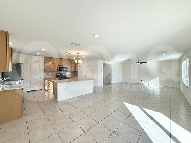 Foto del edificio - 2635 W Bowker St