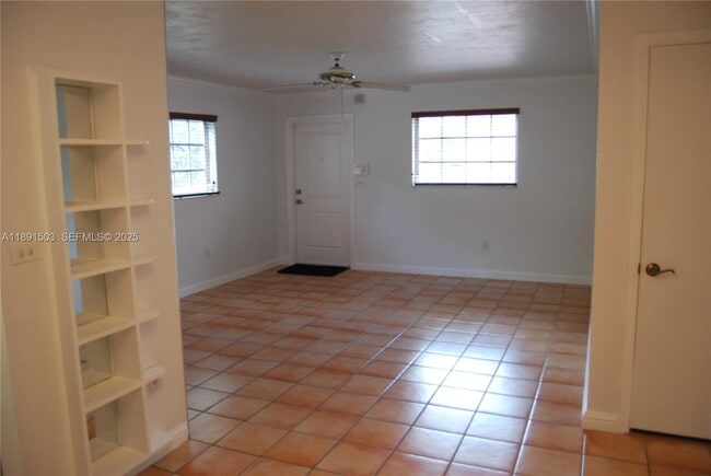 Foto del edificio - 270 S Melrose Dr