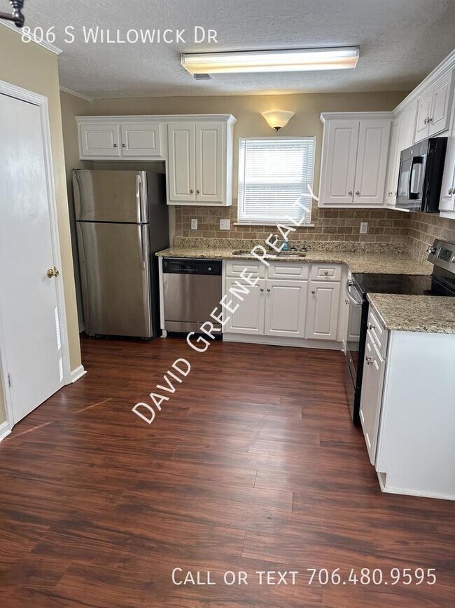 Foto del edificio - 806 S Willowick Dr