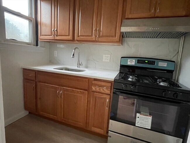 Building Photo - 30 Holworthy Pl
