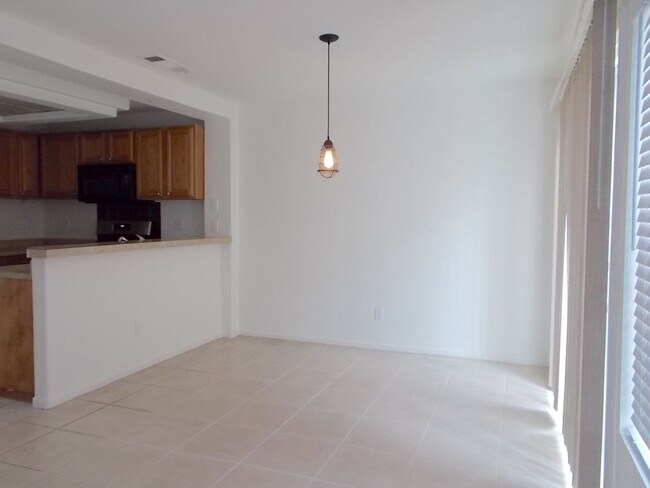 Building Photo - Bright & Spacious 2-Story Home – Move-In R...