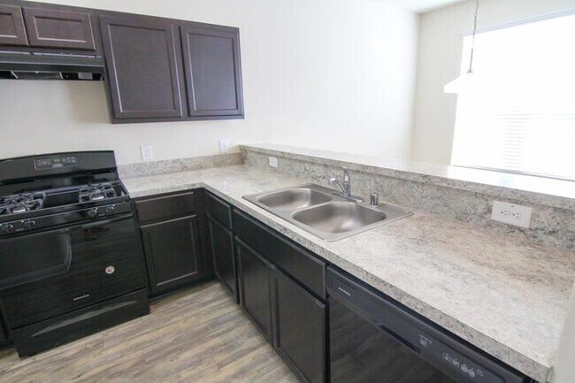 Foto del edificio - Tesoro Hills - 5010 War Cloud Dr, San Anto...