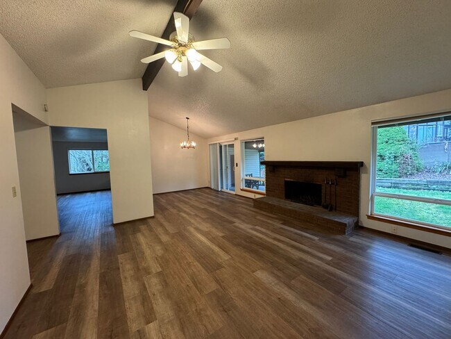 Building Photo - 3Bd/1.75Ba Federal Way House