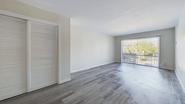 Building Photo - Harbor Blu