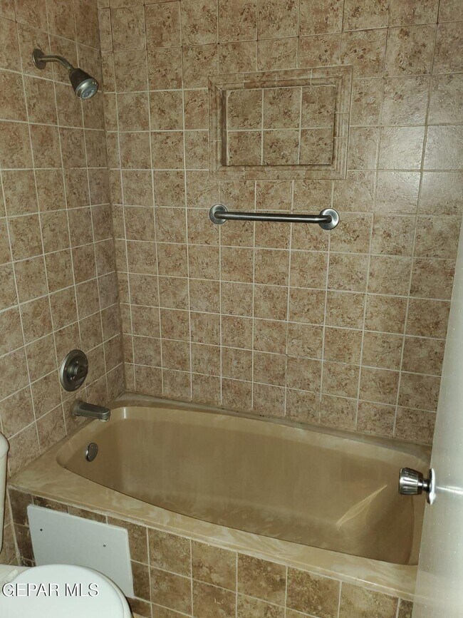 Foto del edificio - 4800 N Stanton St