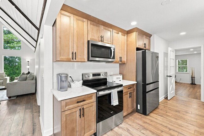 Foto del edificio - 4225 Twin Rivers Dr