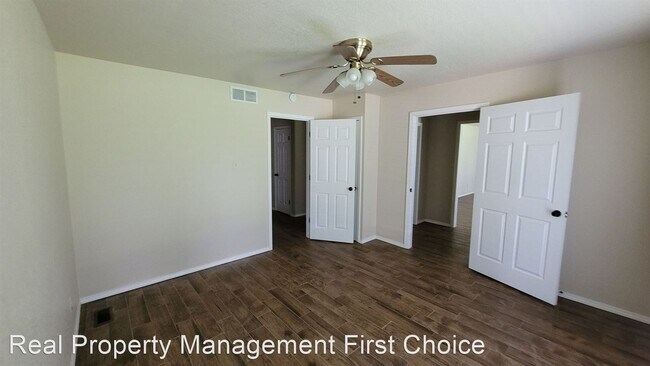 Building Photo - 4 br, 3 bath House - 9200 Rogers Ave