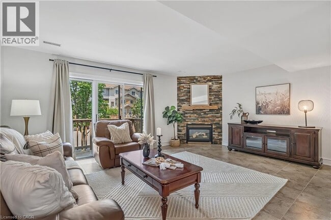 Building Photo - 4045 Upper Middle Rd