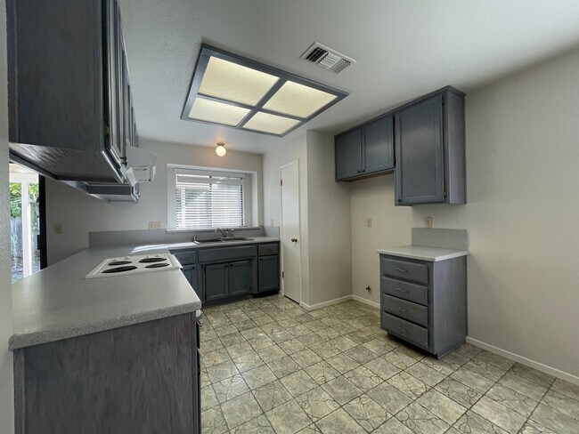 Foto del edificio - 1817 Heron Ln