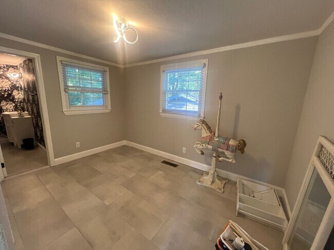 Building Photo - 3 Bedroom Home in Sevierville, Tennessee