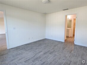 Building Photo - 147 SW 31st Terrace