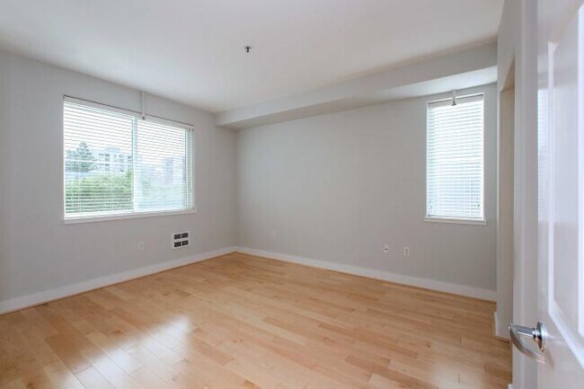 Building Photo - 2 bedroom in San Francisco CA 94109