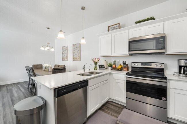 Foto del edificio - 13128 Keegan Dr