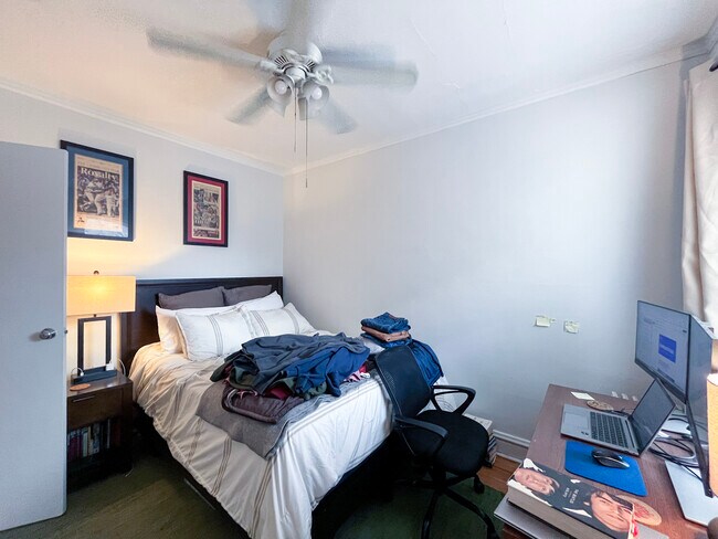 Foto del edificio - 654 W Oakdale Ave