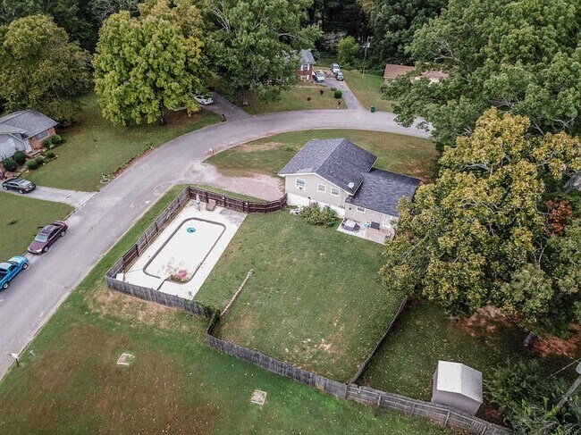 Building Photo - 6029 Porter Dr