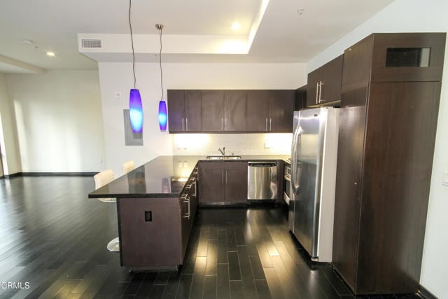 Building Photo - 655 S Hope St