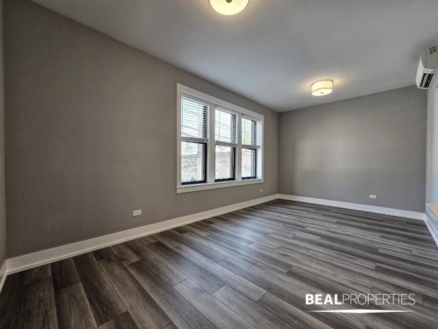 Foto del edificio - 2 bedroom in CHICAGO IL 60613