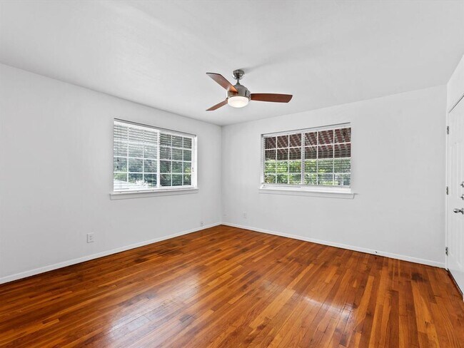 Foto del edificio - 210 Emerson St