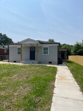 Building Photo - 2613 Dundeen St