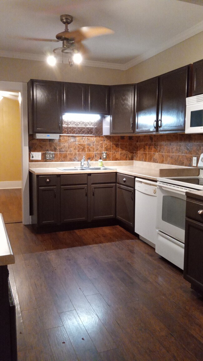 Cocina - 243 Locust St