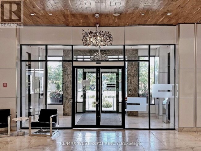 Building Photo - 7890 Bathurst St