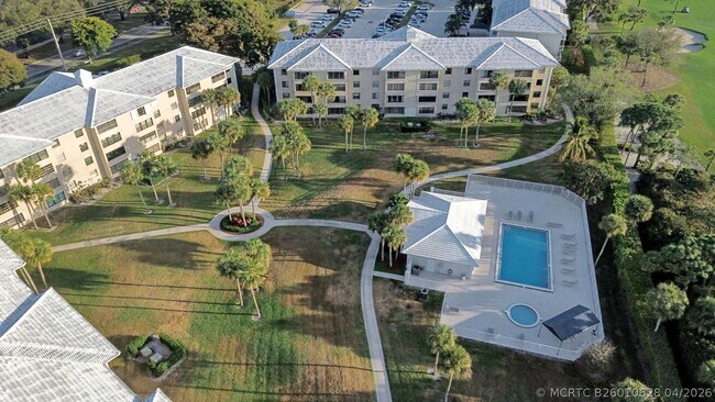 Foto del edificio - 3501 Village Blvd