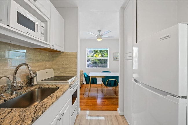 Building Photo - 3015 Seville St