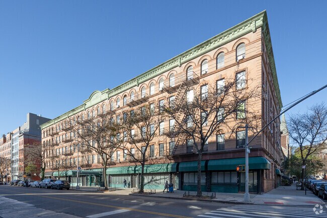 Foto del edificio - 2611-2615 Frederick Douglass Blvd