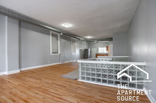 Foto del edificio - 1877 N Milwaukee Ave