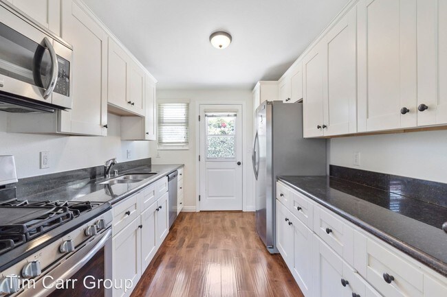 Foto del edificio - 235 E 18th St