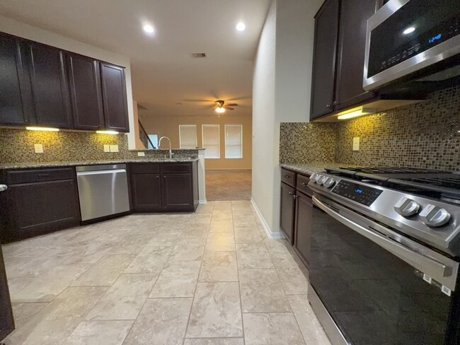 Building Photo - 15018 Signal Ridge Way