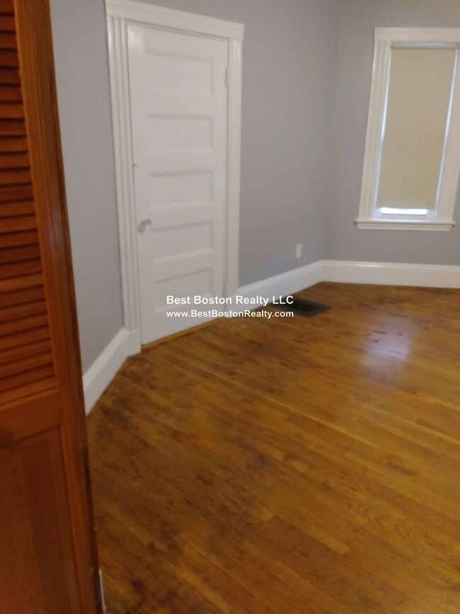 Building Photo - 72 Clinton St