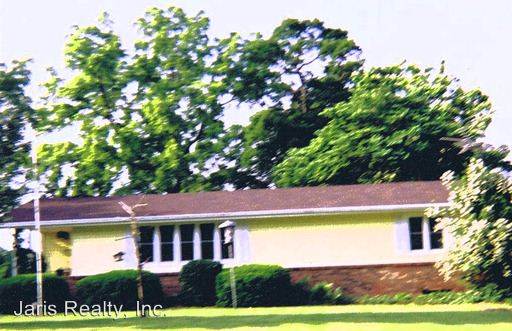 Building Photo - 23153 Lawrence 2130